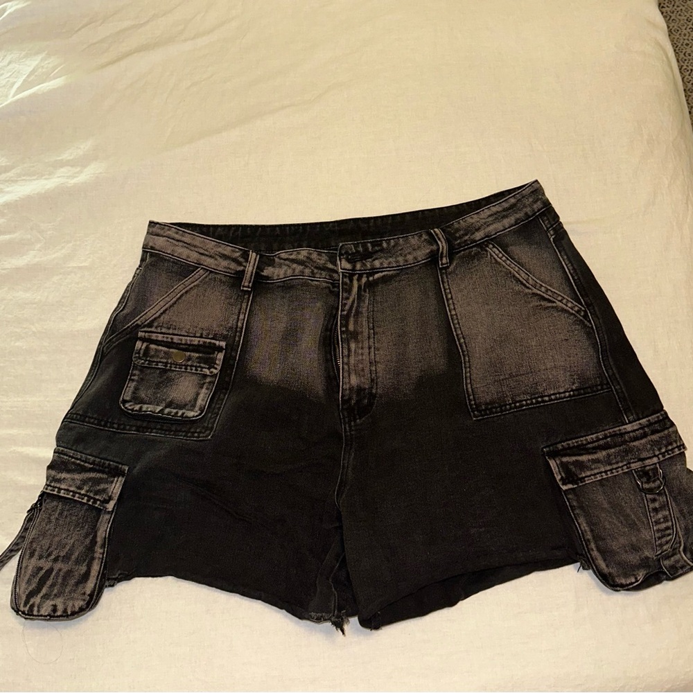 CIDER Women's Black Denim Cargo Shorts